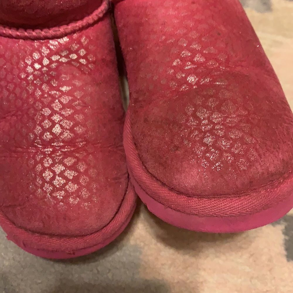 Pink uggs - Picture 4 of 9